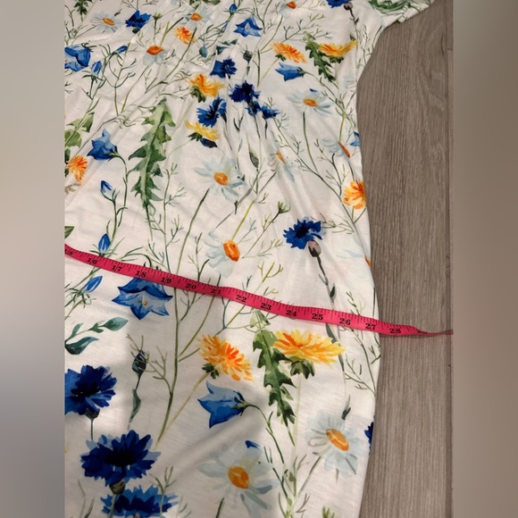 White dress with bright floral pattern -Maxi dress 2XL - Picture 7 of 13